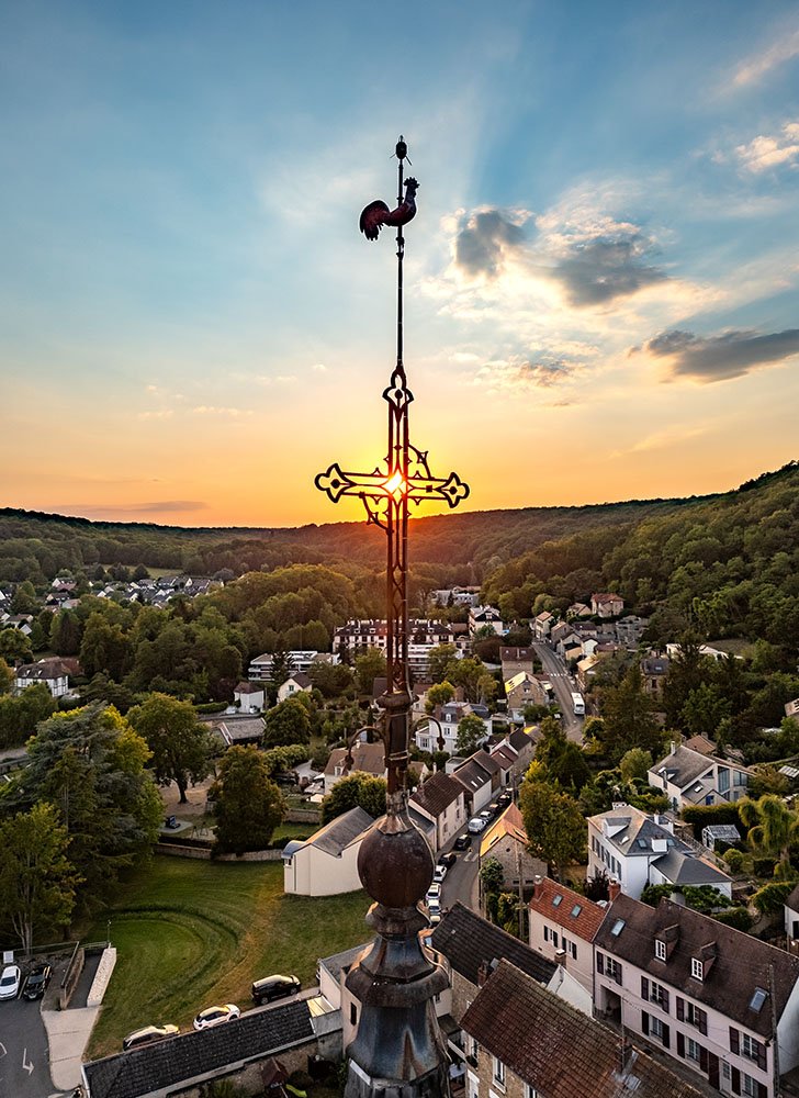 Holy sunset at Chevreuse church - 1