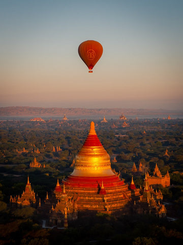 6616ab8ed8c3c268632d0a1d_ballons-over-bagan-myanmar_1755491798295.jpg