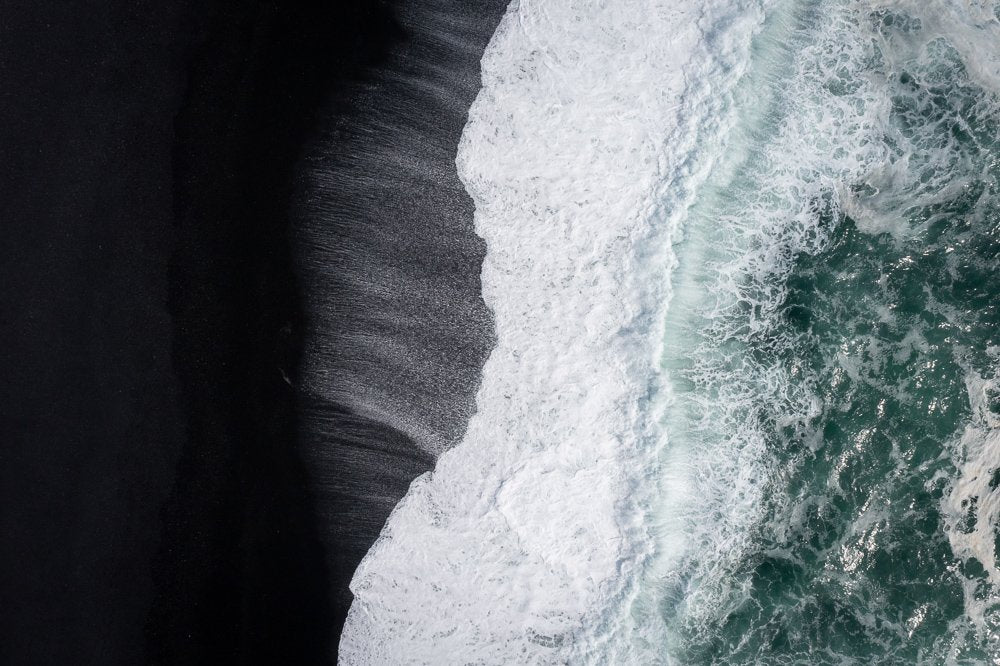 6616ab8ed8c3c268632d0a1d_black-sand-beach-iceland_1755492362165.jpg