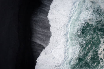 6616ab8ed8c3c268632d0a1d_black-sand-beach-iceland_1755492362165.jpg