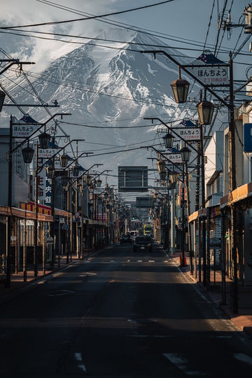 6616ab8ed8c3c268632d0a1d_honcho-street-in-fujiyoshida-japan_1755564000287.jpg