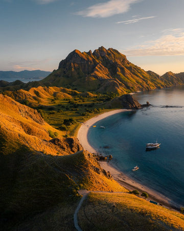 6616ab8ed8c3c268632d0a1d_padar-island-in-flores-indonesia_1755596980892.jpg