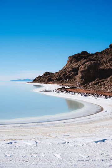 6616ab8ed8c3c268632d0a1d_rugged-salt-flat-uyuni_1751527854297.jpg