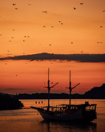 6616ab8ed8c3c268632d0a1d_sunset-in-flores-indonesia_1755661773882.jpg