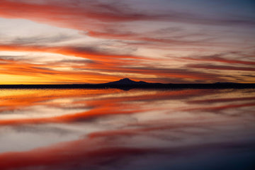 6616ab8ed8c3c268632d0a1d_sunset-in-salt-flat-uyuni_1751528208796.jpg