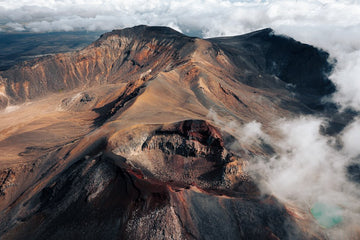 6616ab8ed8c3c268632d0a1d_tongariro-national-park-new-zealand-4_1755666592346.jpg