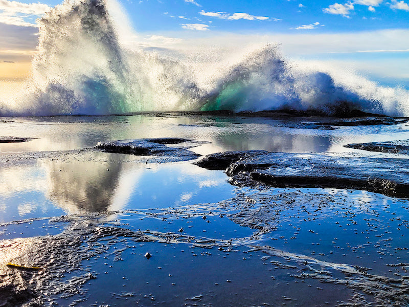 Morning wave meets rocks #1