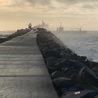 sepia breakwall